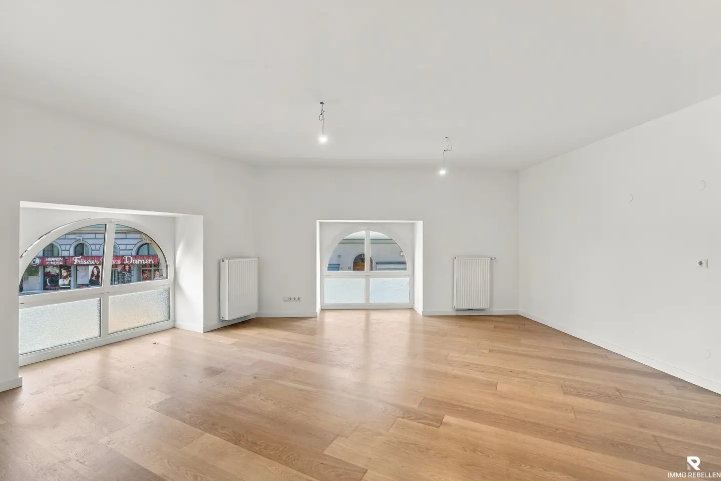 Augarten directly on your doorstep in a stylish historic building, completely renovated 3-room apartment with private lift