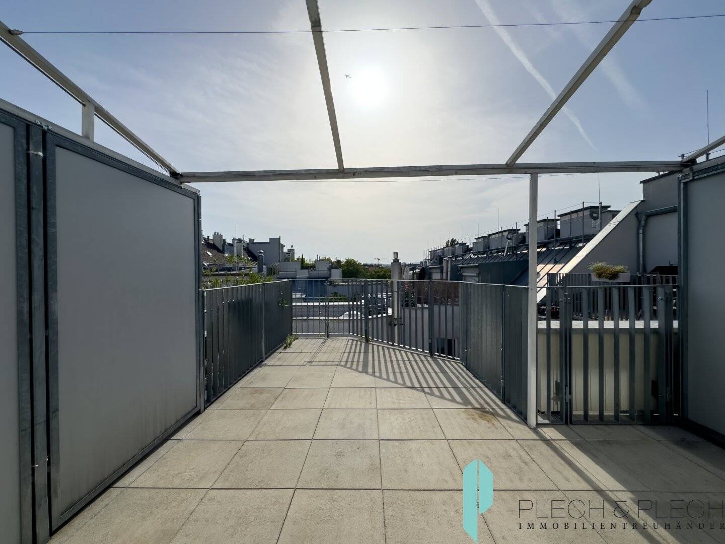 Commission-free modern attic apartment with large terrace