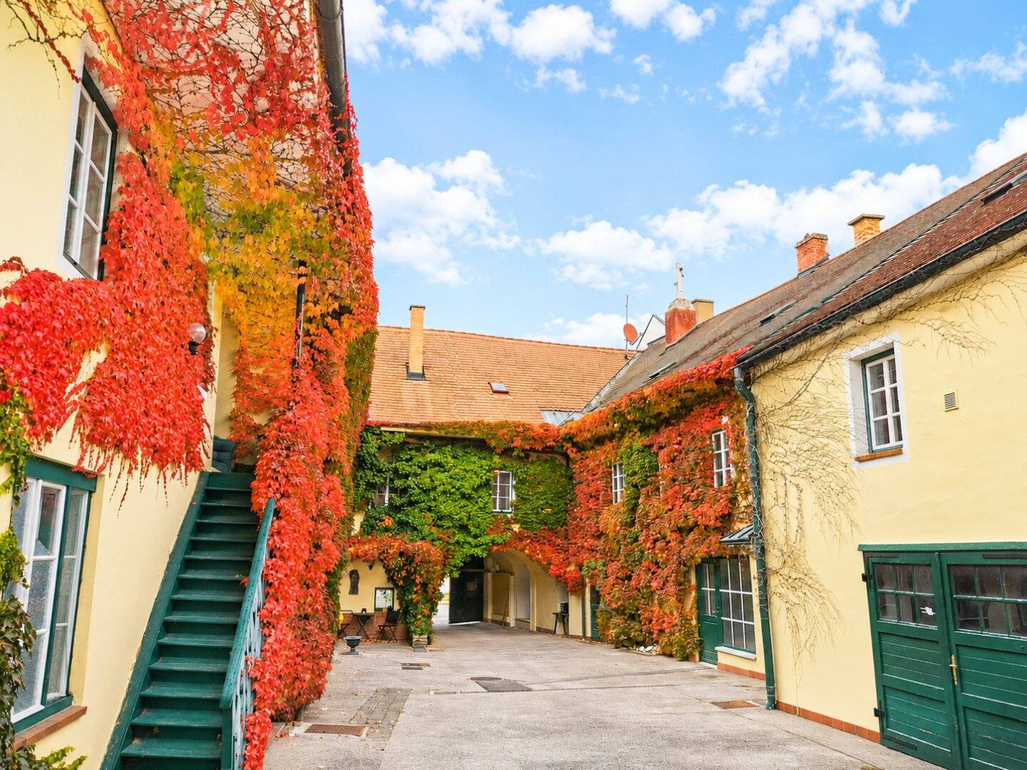 Investor hit: Residential and commercial building in the center of the district capital Neunkirchen for sale