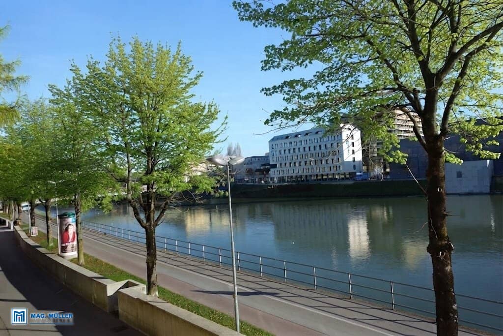 Leben an der Salzach: Charmante 3-Zimmer-Wohnung in Ceconistadthaus