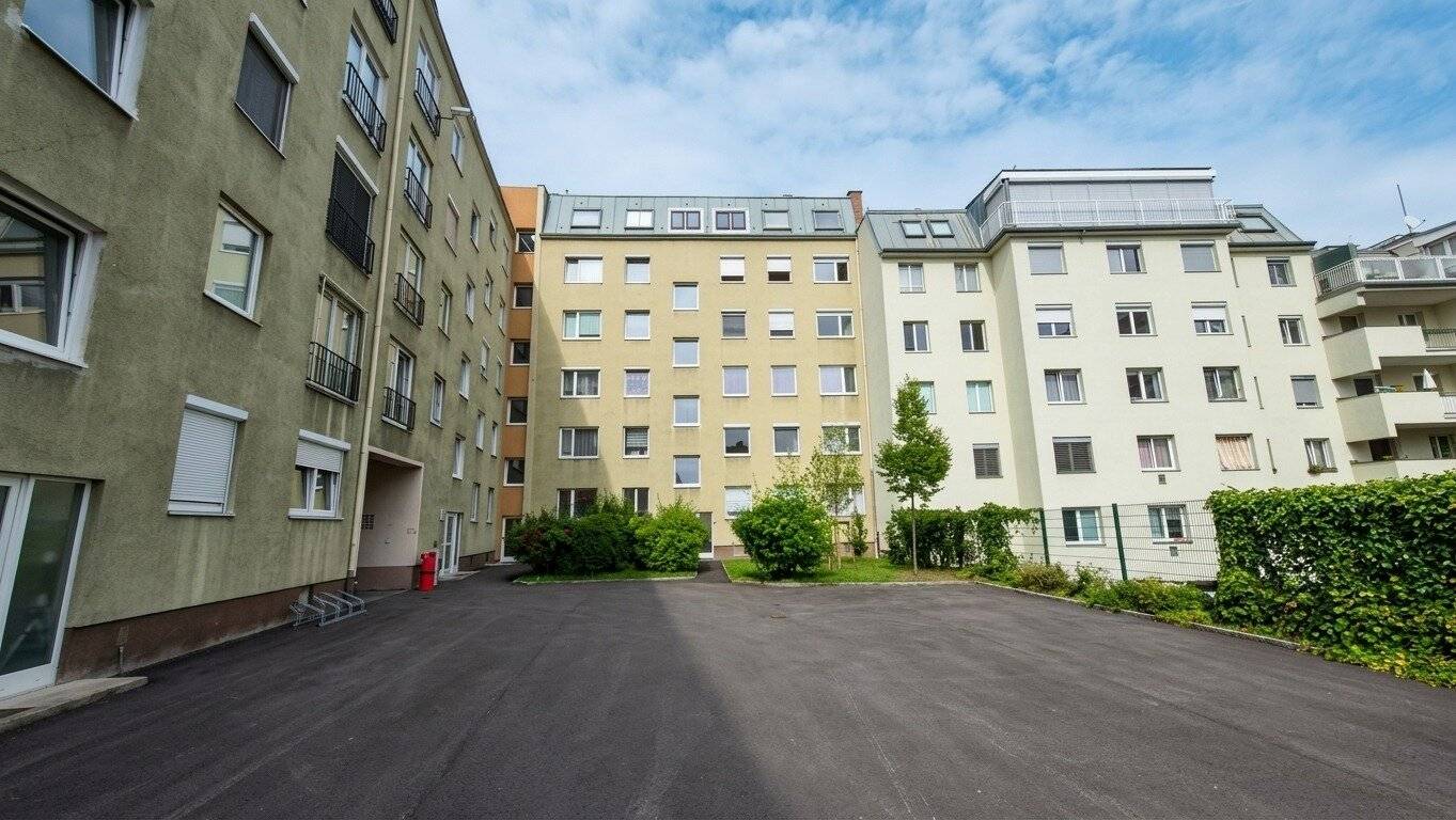 Perfekt geschnittene 4-Zimmer-Wohnung mit Fernblick &amp; KFZ Abstellplatz