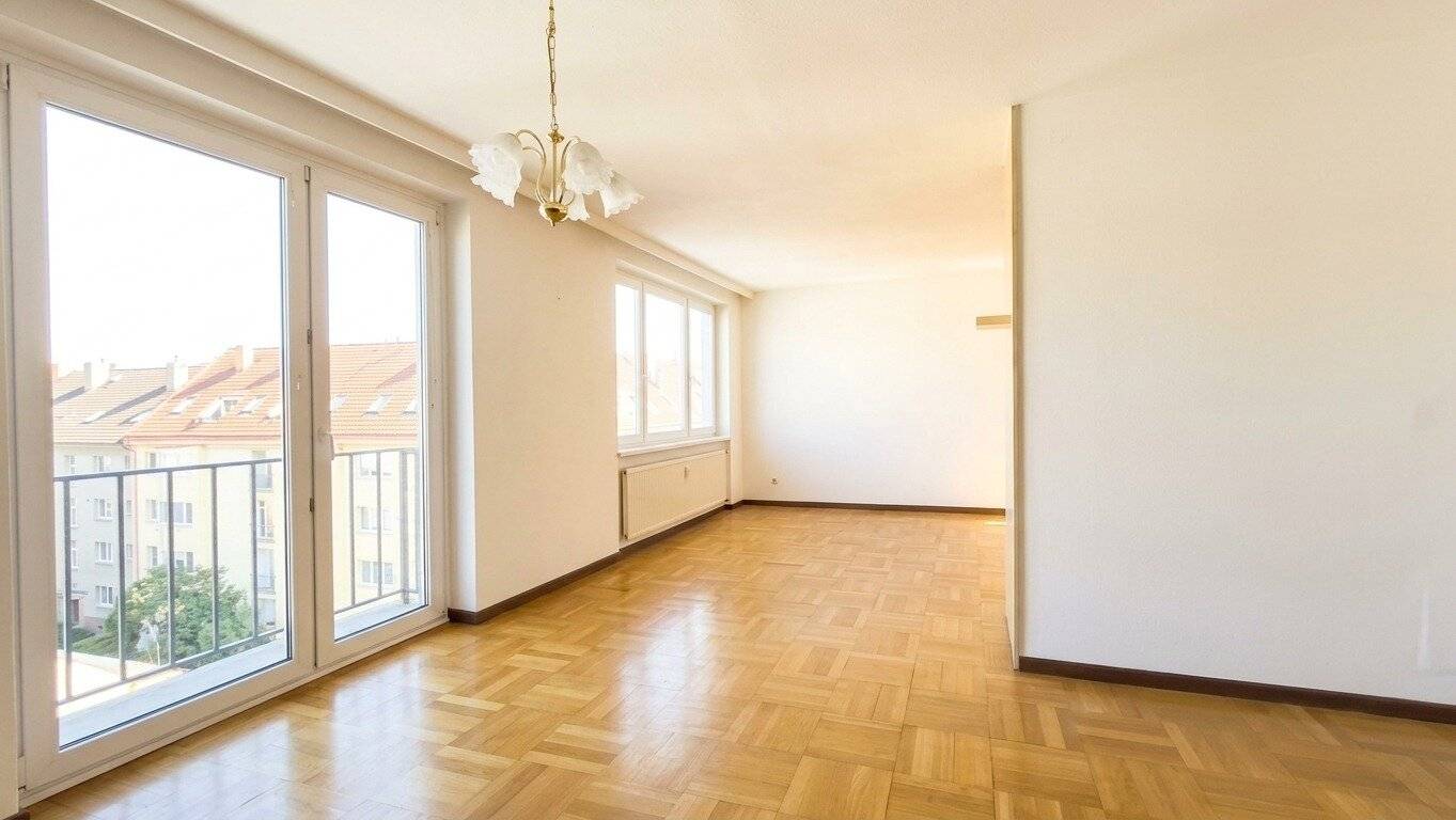 Perfekt geschnittene 4-Zimmer-Wohnung mit Fernblick &amp; KFZ Abstellplatz