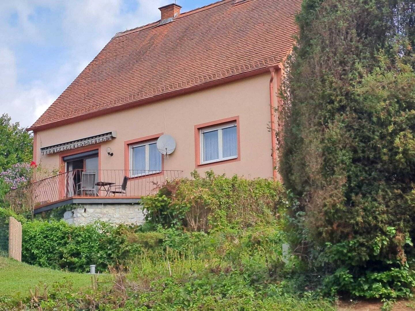 Family idyll near Kulm, spacious country house, sunny location - 6 rooms with terrace / 1450 m² garden