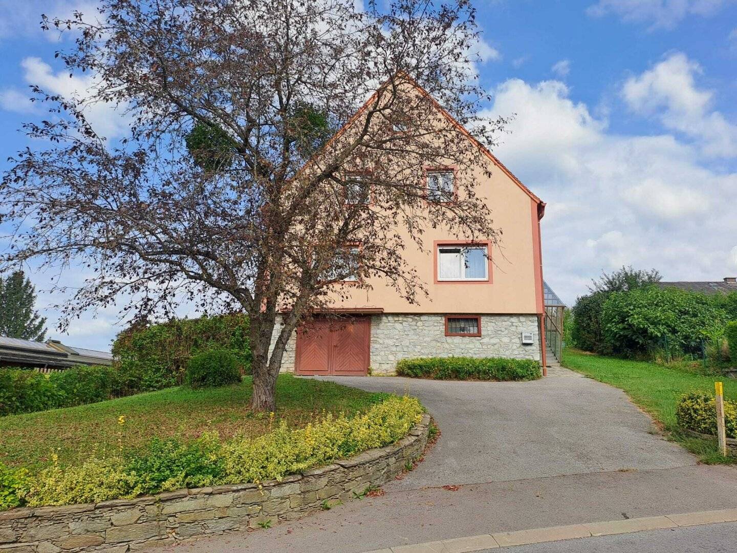 Family idyll near Kulm, spacious country house, sunny location - 6 rooms with terrace / 1450 m² garden