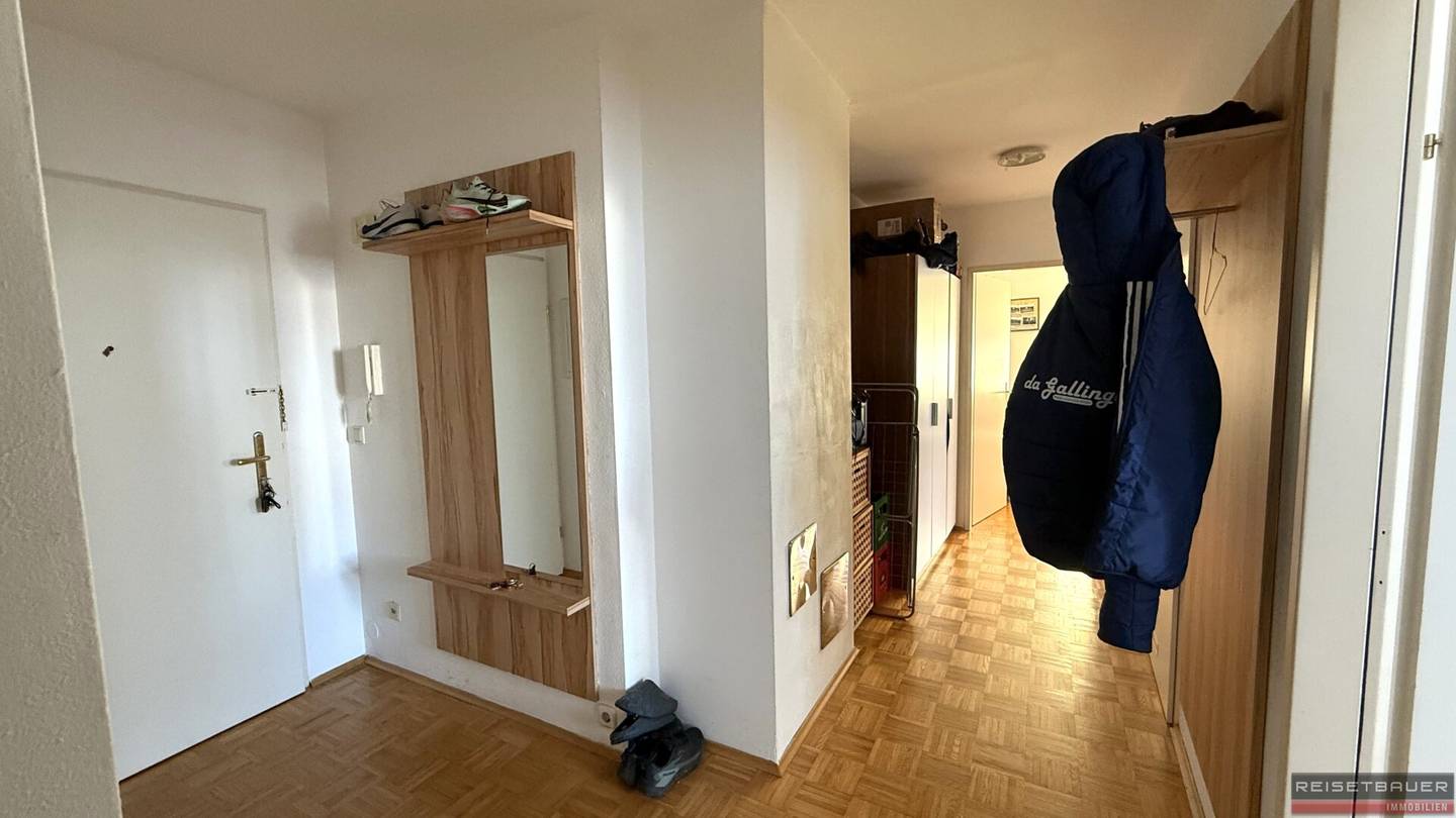 Well-maintained 3-room apartment with 75 m² and two parking spaces in the courtyard ideal for flatshares or family happiness in Gallneukirchen