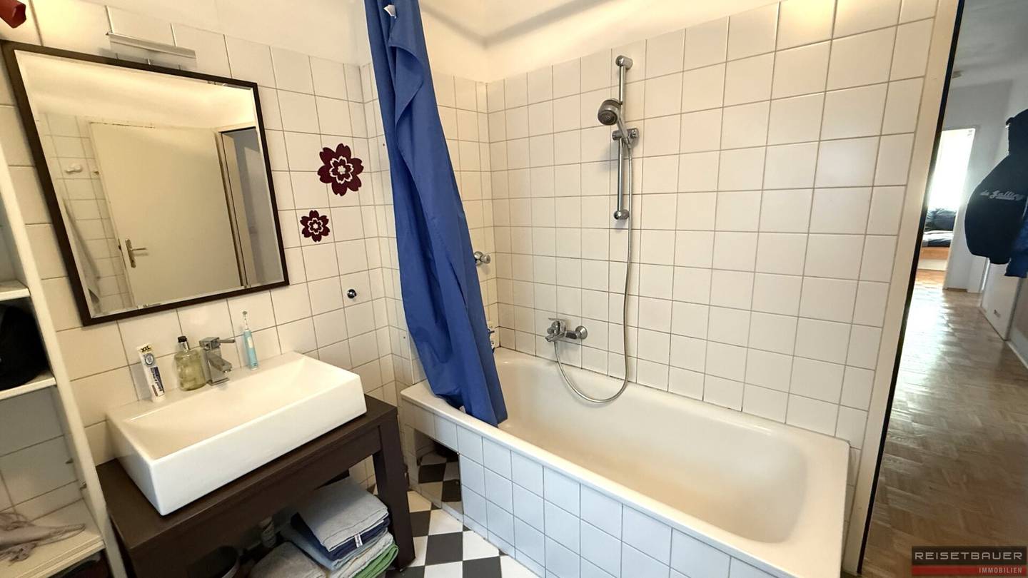 Well-maintained 3-room apartment with 75 m² and two parking spaces in the courtyard ideal for flatshares or family happiness in Gallneukirchen