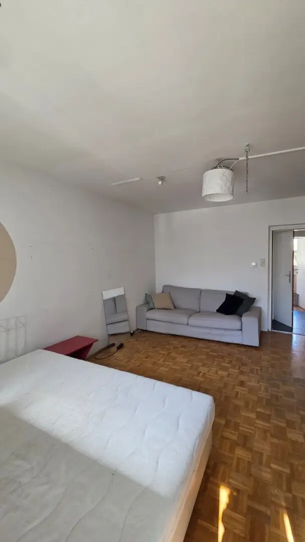 Charmante 3-Zimmer-Wohnung mit Loggia in 1140 Wien I Top Lage I sanierungsbedürftig