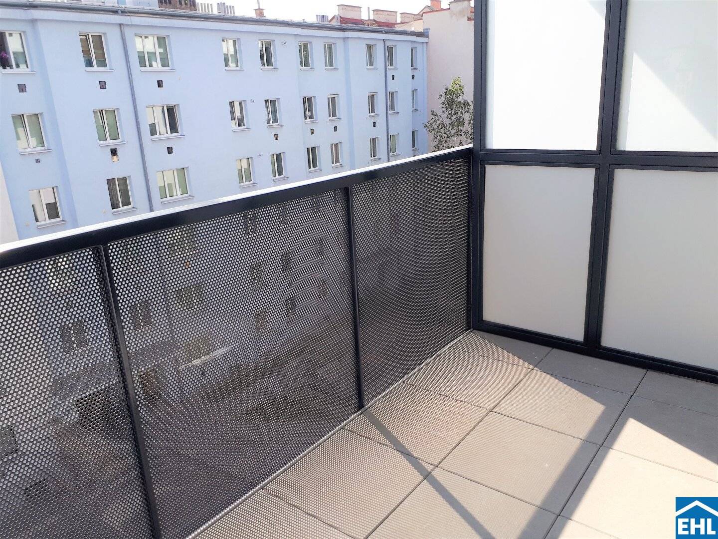 Spacious 2 room apartment with outdoor area at U4 Meidling Hauptstraße