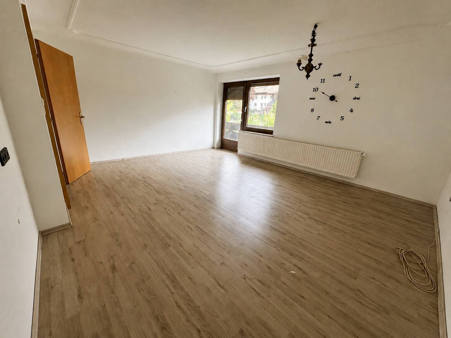 Bright apartment with large balcony and garden