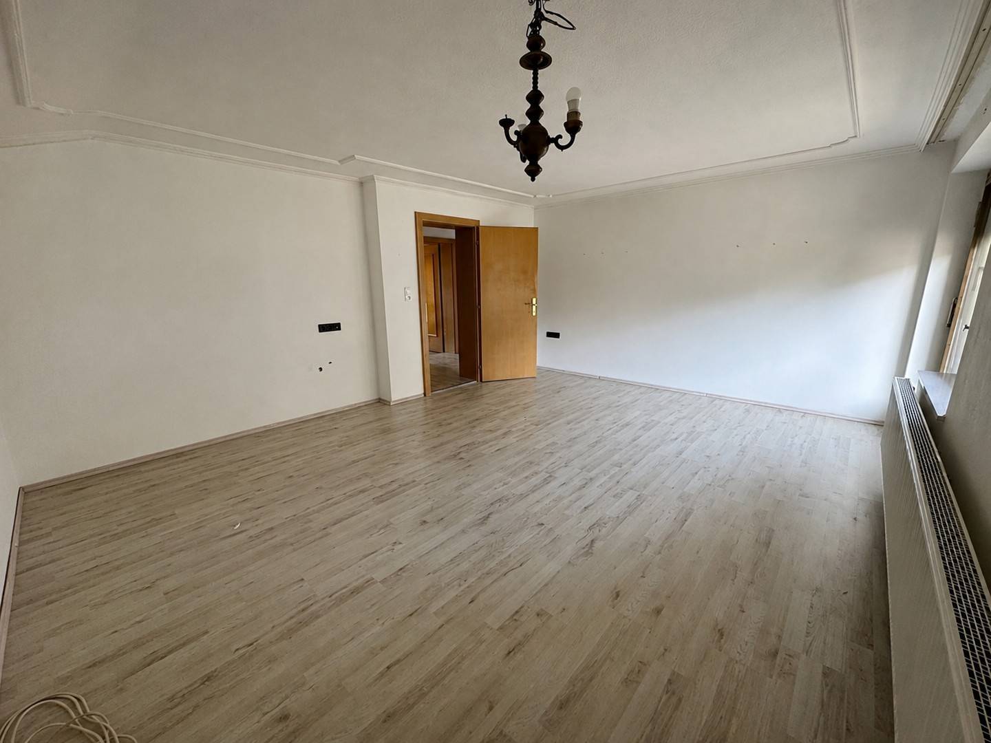 Bright apartment with large balcony and garden