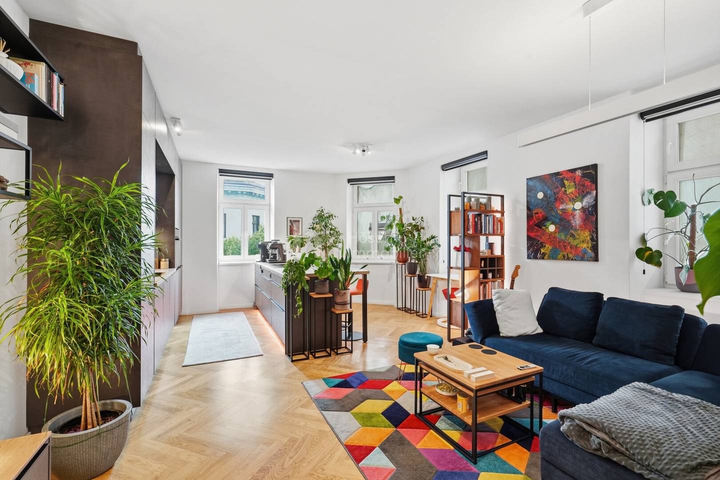 Altbaucharme trifft Designküche: Neuwertige 3-Zimmer-Wohnung in Ottakring