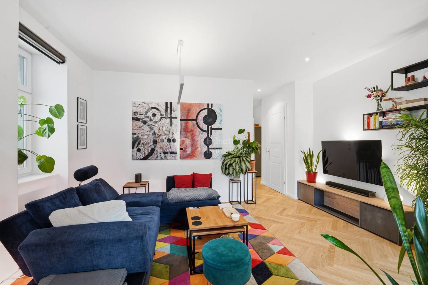 Altbaucharme trifft Designküche: Neuwertige 3-Zimmer-Wohnung in Ottakring