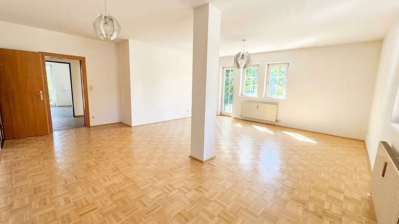 Spacious 3-room maisonette in Seeboden, 156 m², 2 bathrooms, 2 kitchens, 3 WCs, 1 parking space, top location!