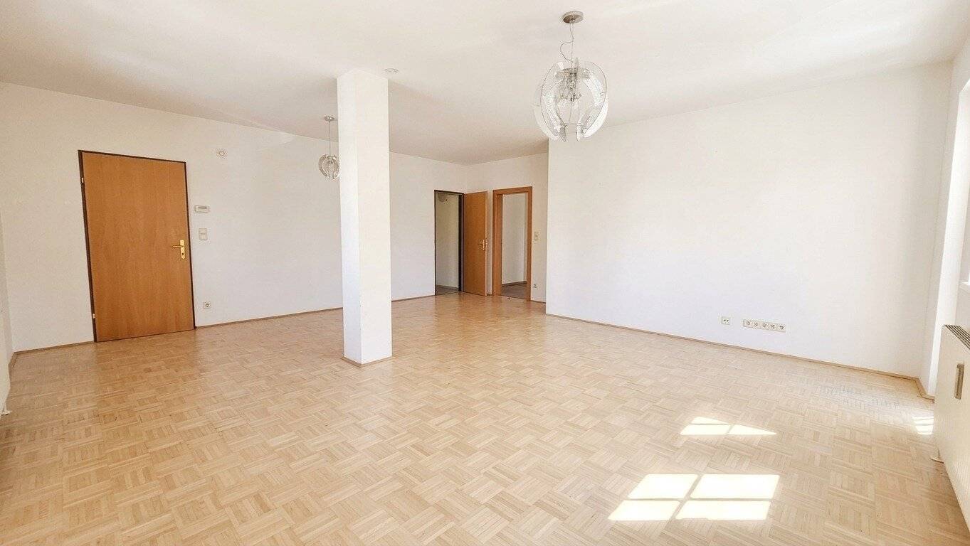Großzügige 3-Zi Maisonette in Seeboden, 156 m², 2 Bäder, 2 Küchen, 3 WC´s, 1 Parkplatz, top Lage!