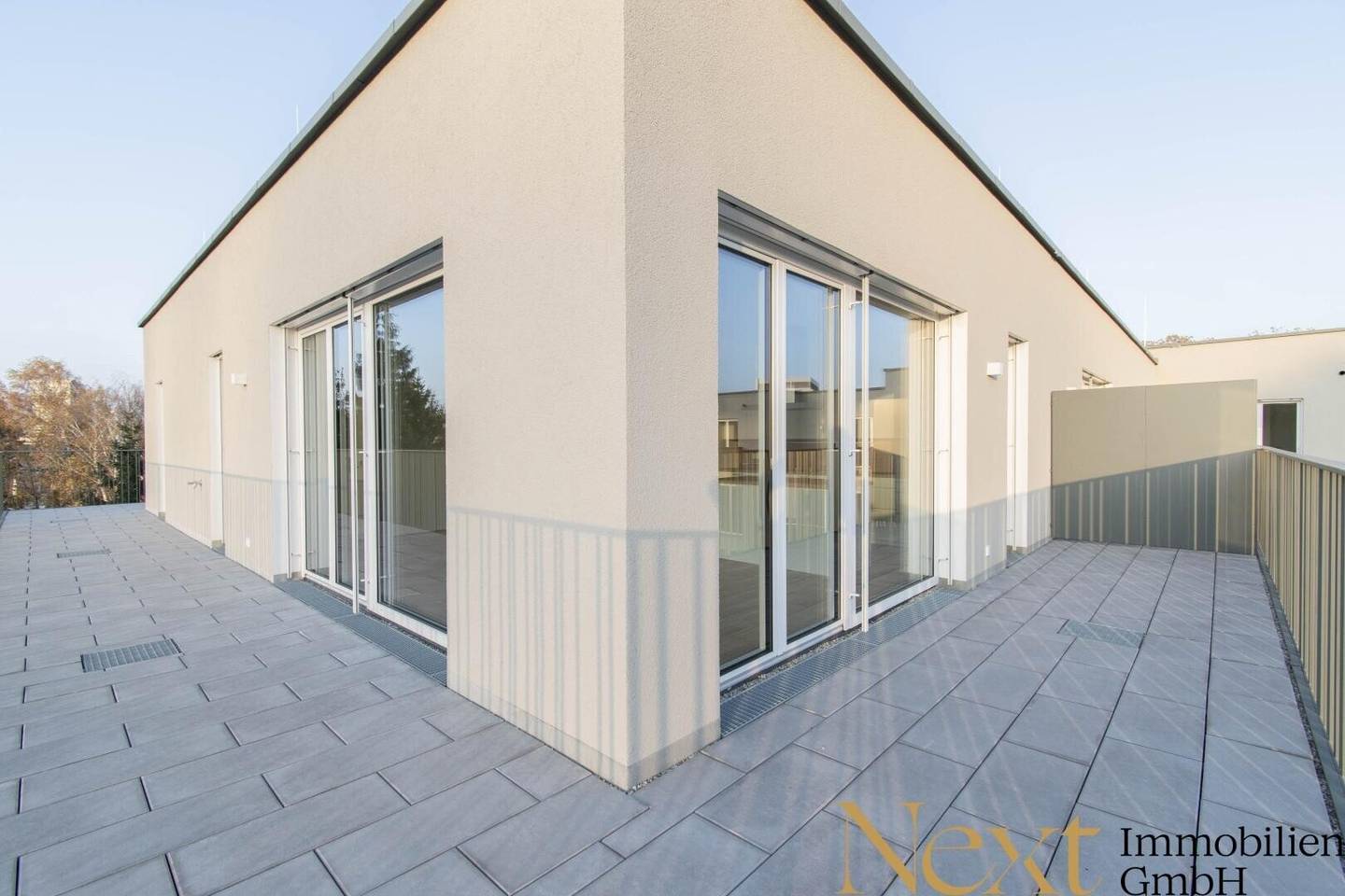 Air-conditioned 3-room attic apartment with approx. 60m² large terrace in Linz near Hummelhofwald for rent