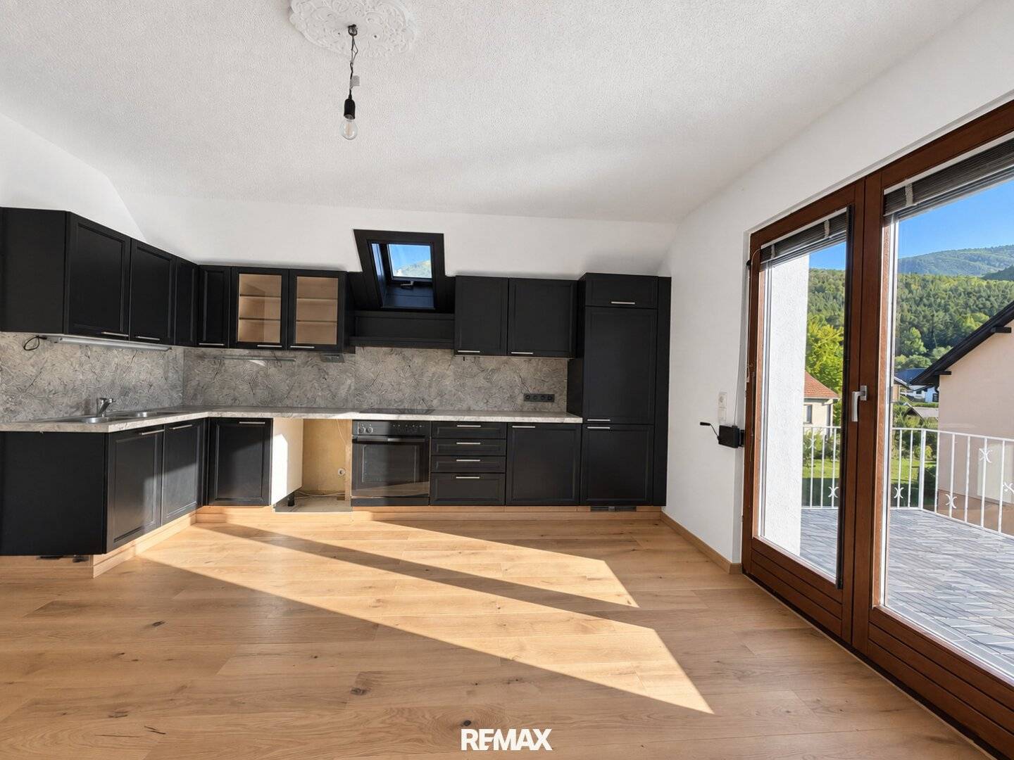 Renovated single-family house in Gloggnitz, your new home with garden and garage