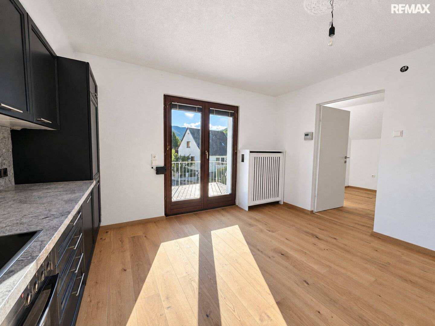 Renoviertes Einfamilienhaus in Gloggnitz – Ihr neues Zuhause mit Garten und Garage!