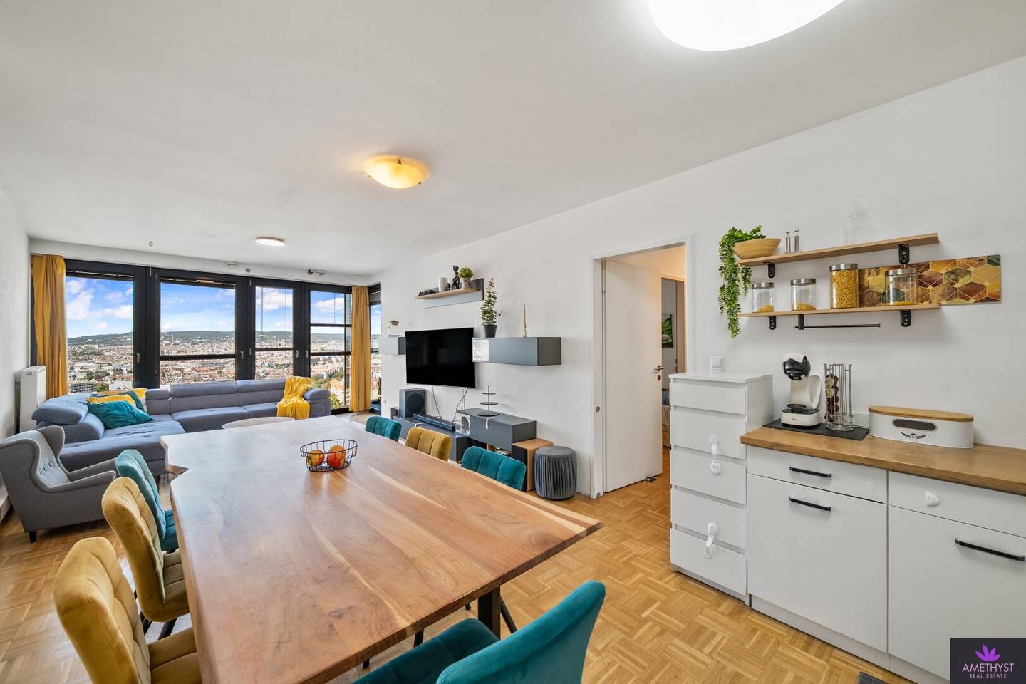 Kosmopolitisches Lebensgefühl über den Dächern Wiens – 3 Zimmer im 20. Stock mit Panorama-Loggia &amp; „Stadt in der Stadt“-Lebensqualität