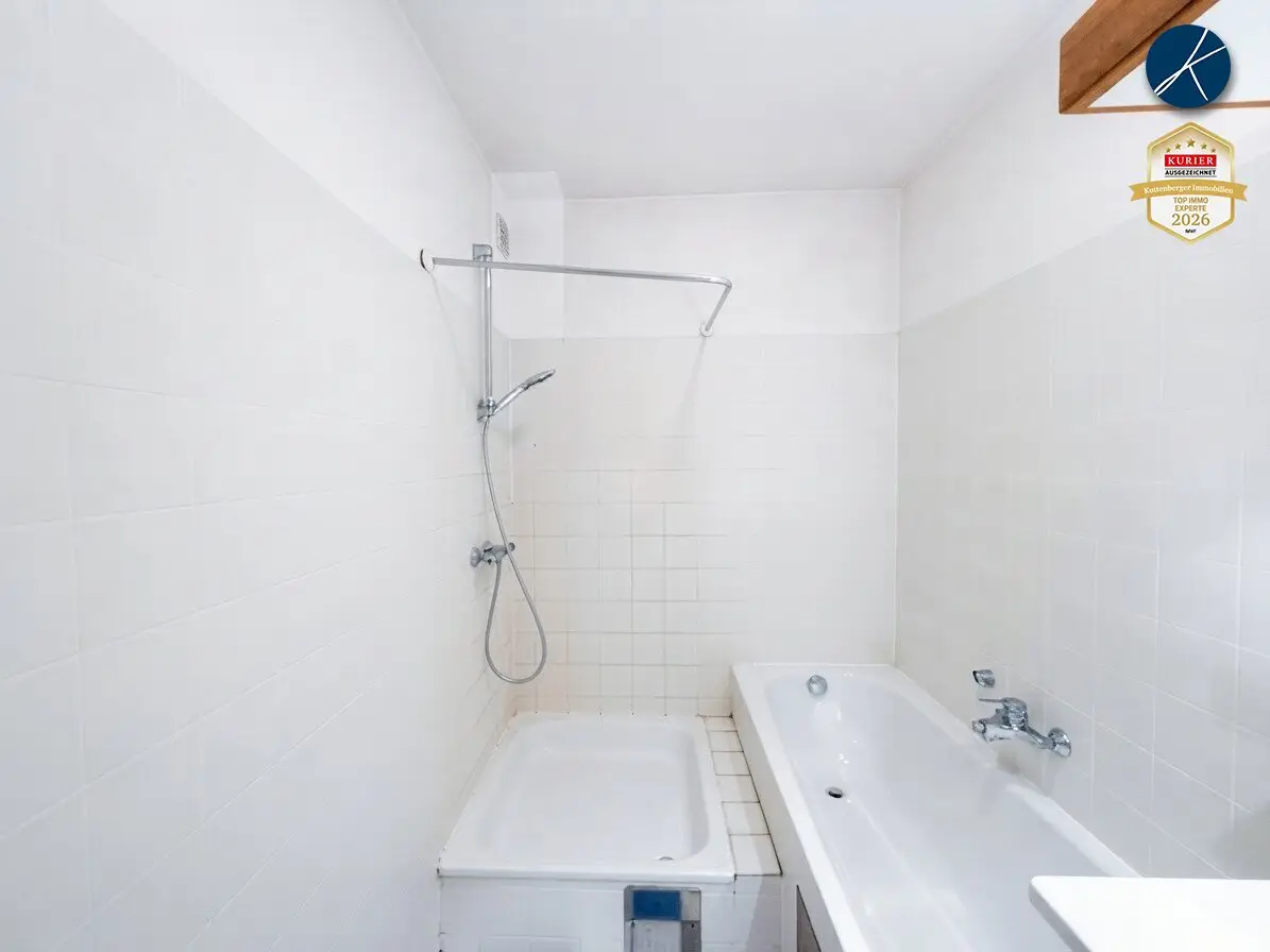 Spacious Top-Floor Apartment in PRIME LOCATION