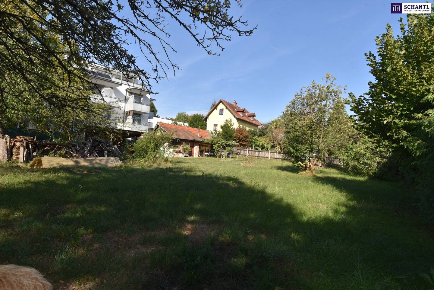 Medical practice, office and residential: Building plot with 0.6 density (WA) on Radegunderstraße in Graz-Andritz - level, opposite supermarket, pharmacy and bus stop