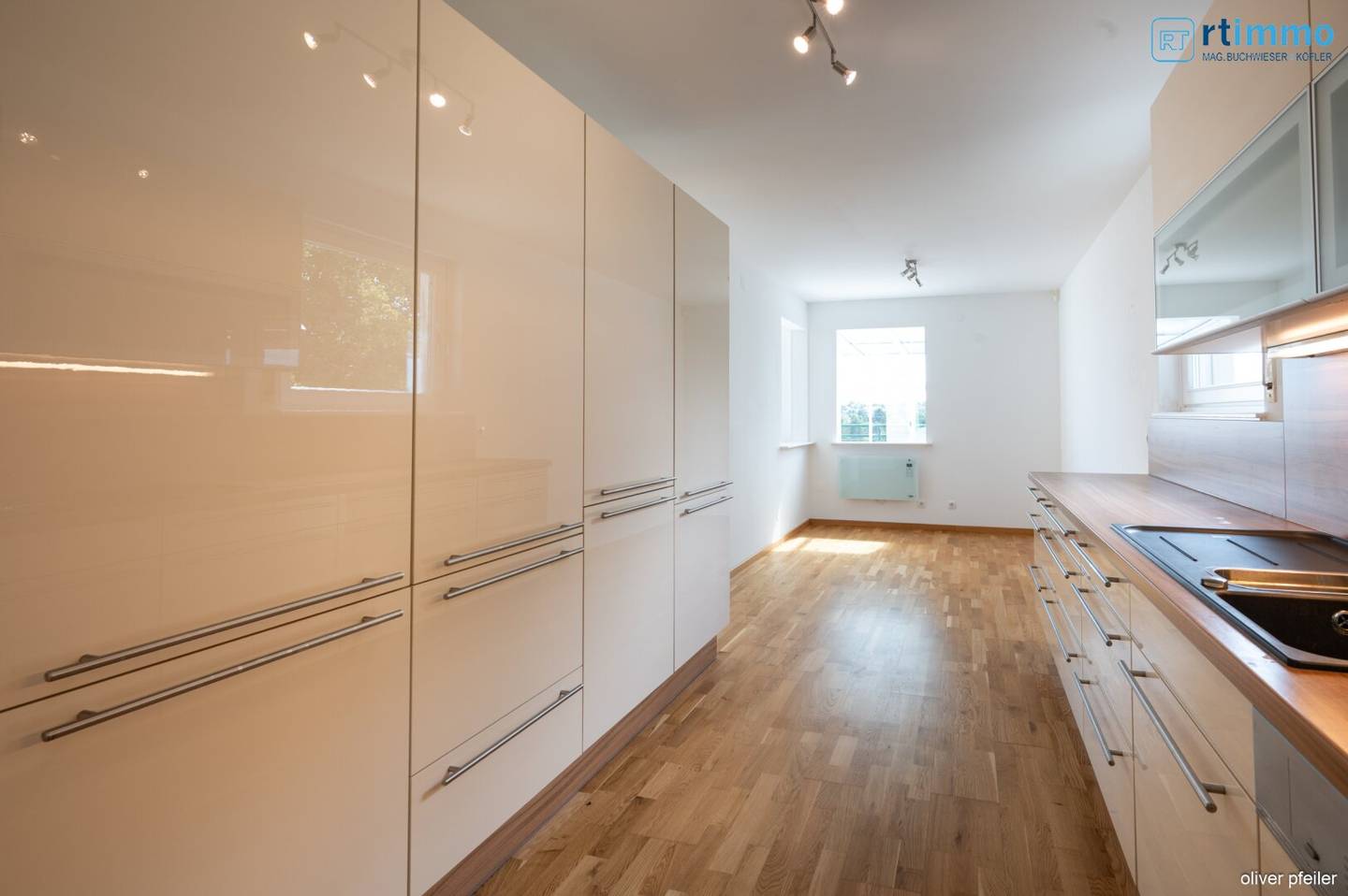 TRAUMAUSSICHT AUF DEN ANNINGER - 4 ZIMMERWOHNUNG MIT GROSSER TERRASSE UND WINTERGARTEN + 2 GARAGENPLÄTZE