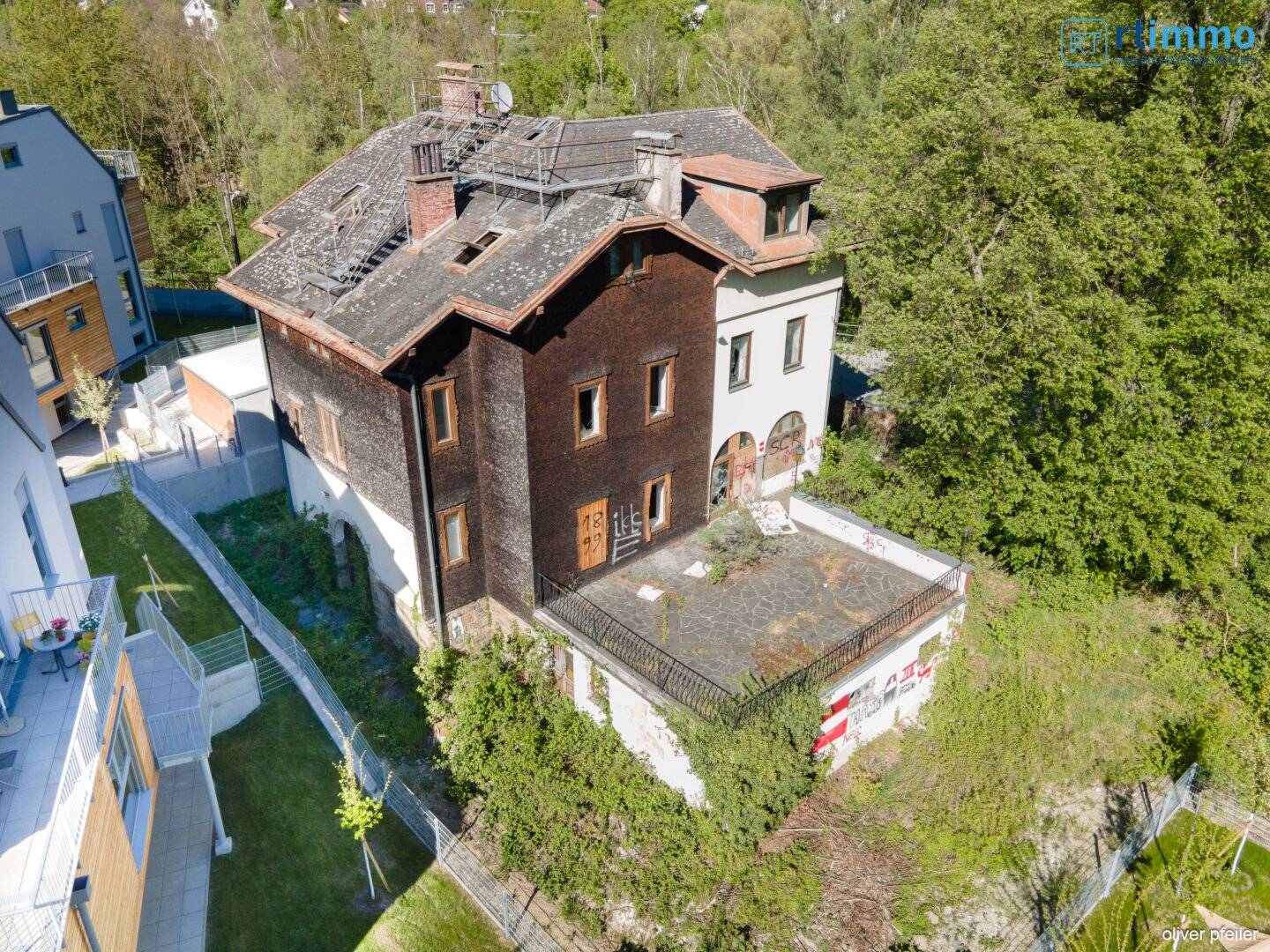 Large building plot 720m² with garden in 1140 Vienna with great development potential and existing old building