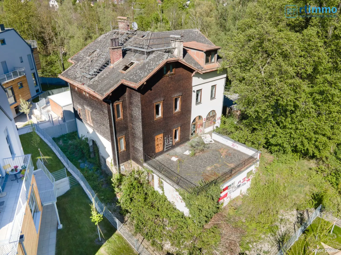 Large building plot 720m² with garden in 1140 Vienna with great development potential and existing old building