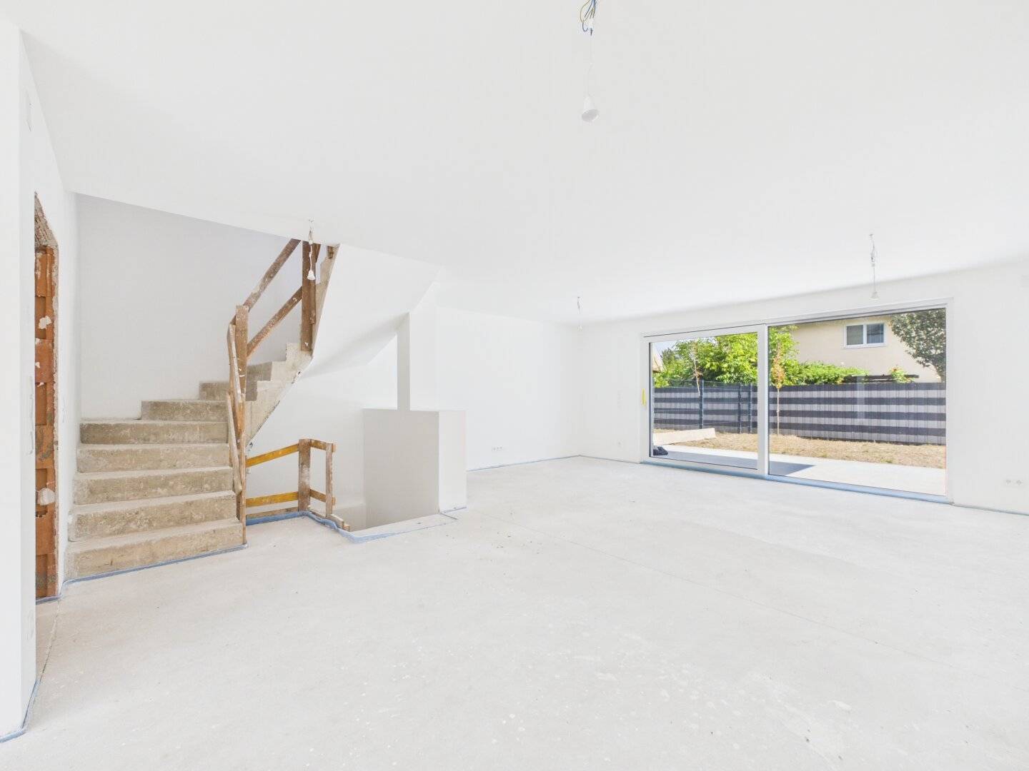 Shell-finish semi-detached house with approx. 152 m² living space | Garden and roof terrace | 1220 Vienna