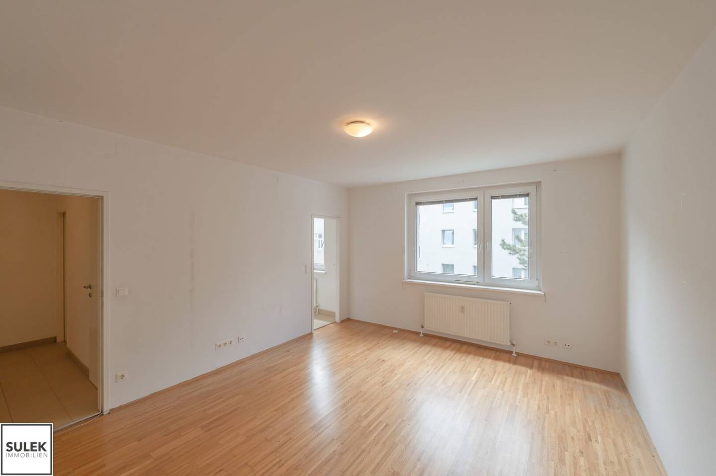 Quiet courtyard location on 3rd floor with elevator – 32 m² single apartment, RBG (appropriate rent) – Floridsdorf