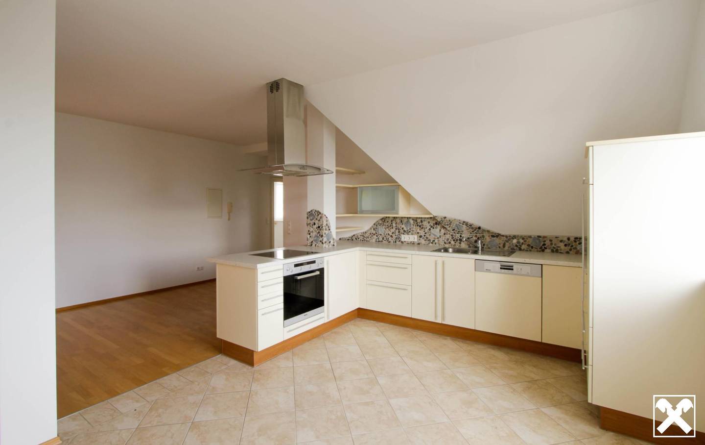 Lichtdurchflutete Maisonettewohnung mit Galeriecharme