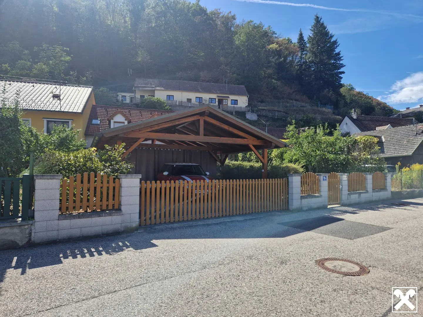 Family apartment in nature with garden and carport