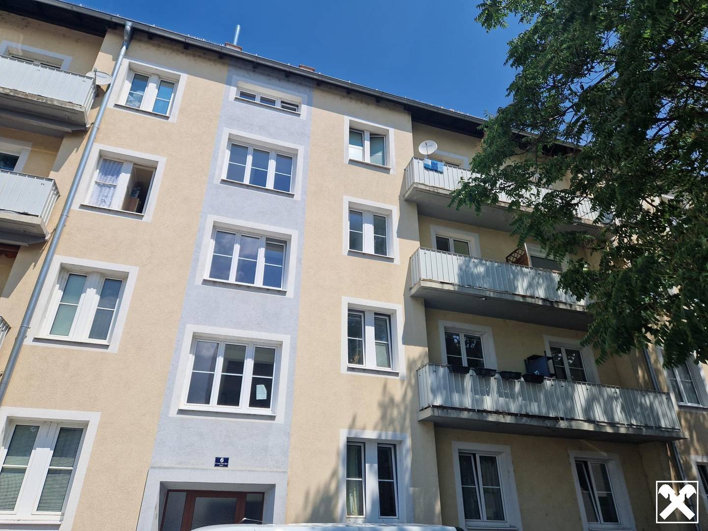 Sunny apartment with balcony in a central location