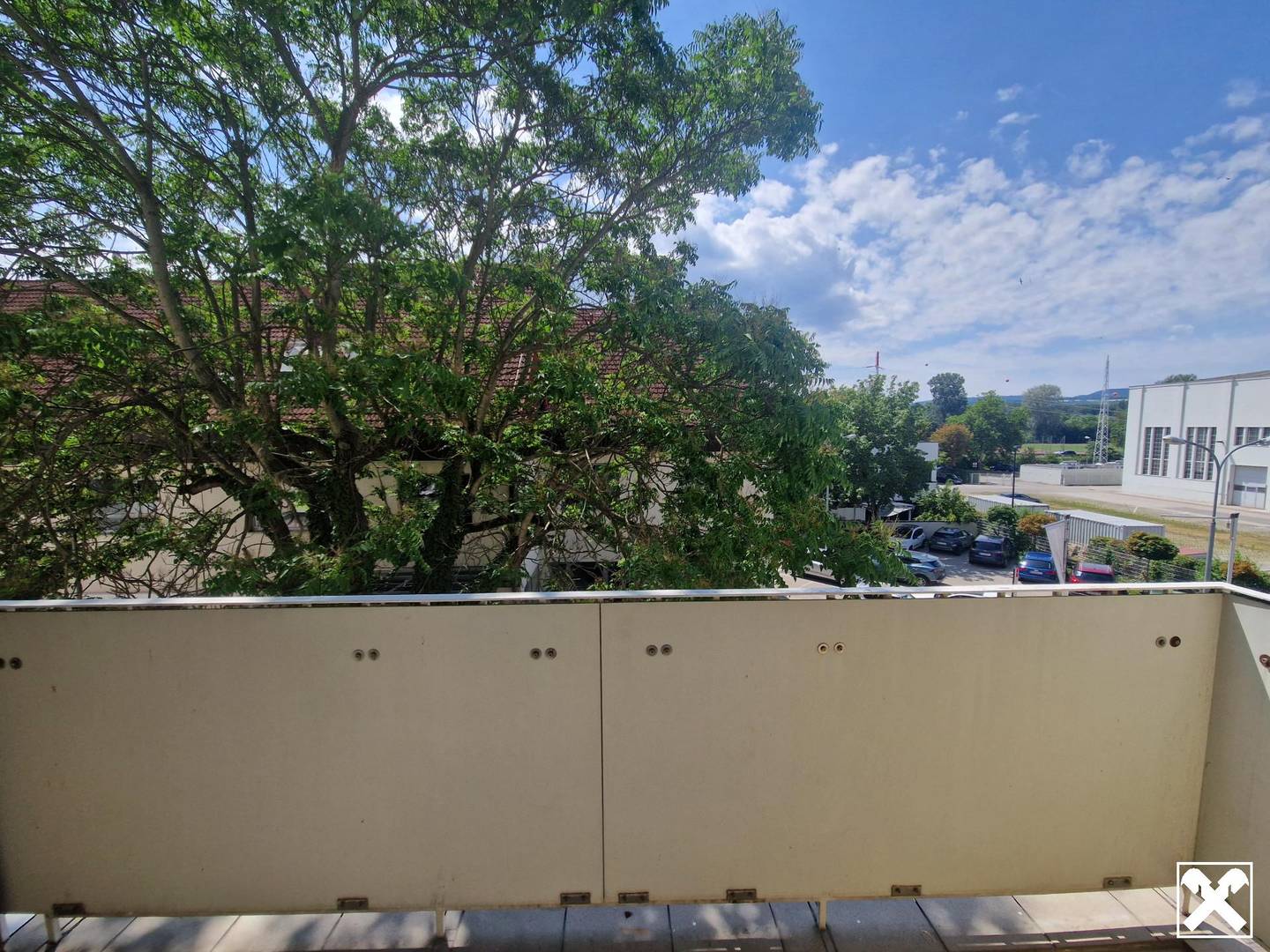 Sunny apartment with balcony in a central location