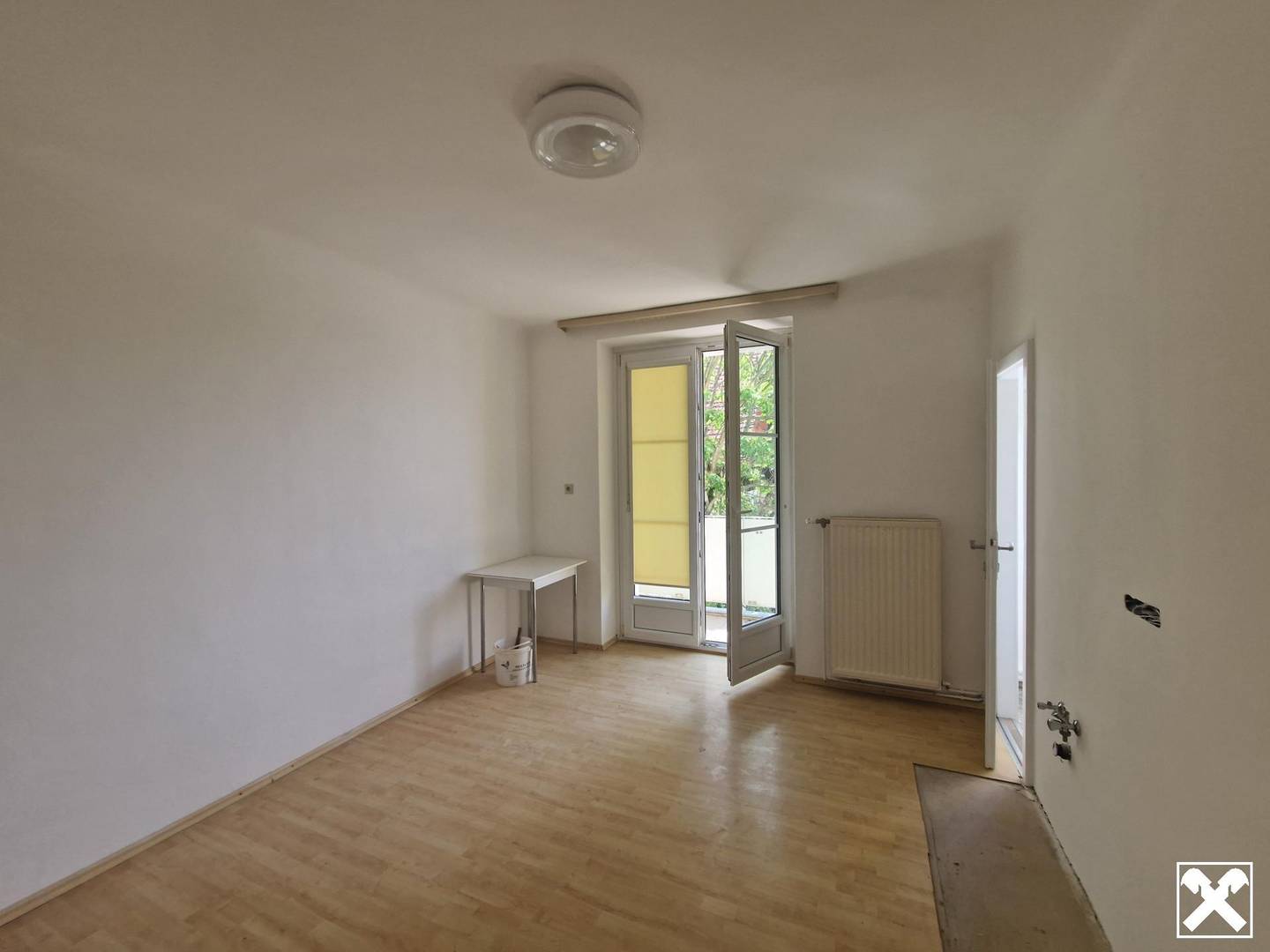 Sunny apartment with balcony in a central location