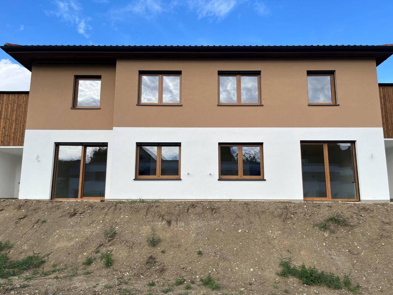 Massivholz belagsfertig mit Garten Familienwohnung