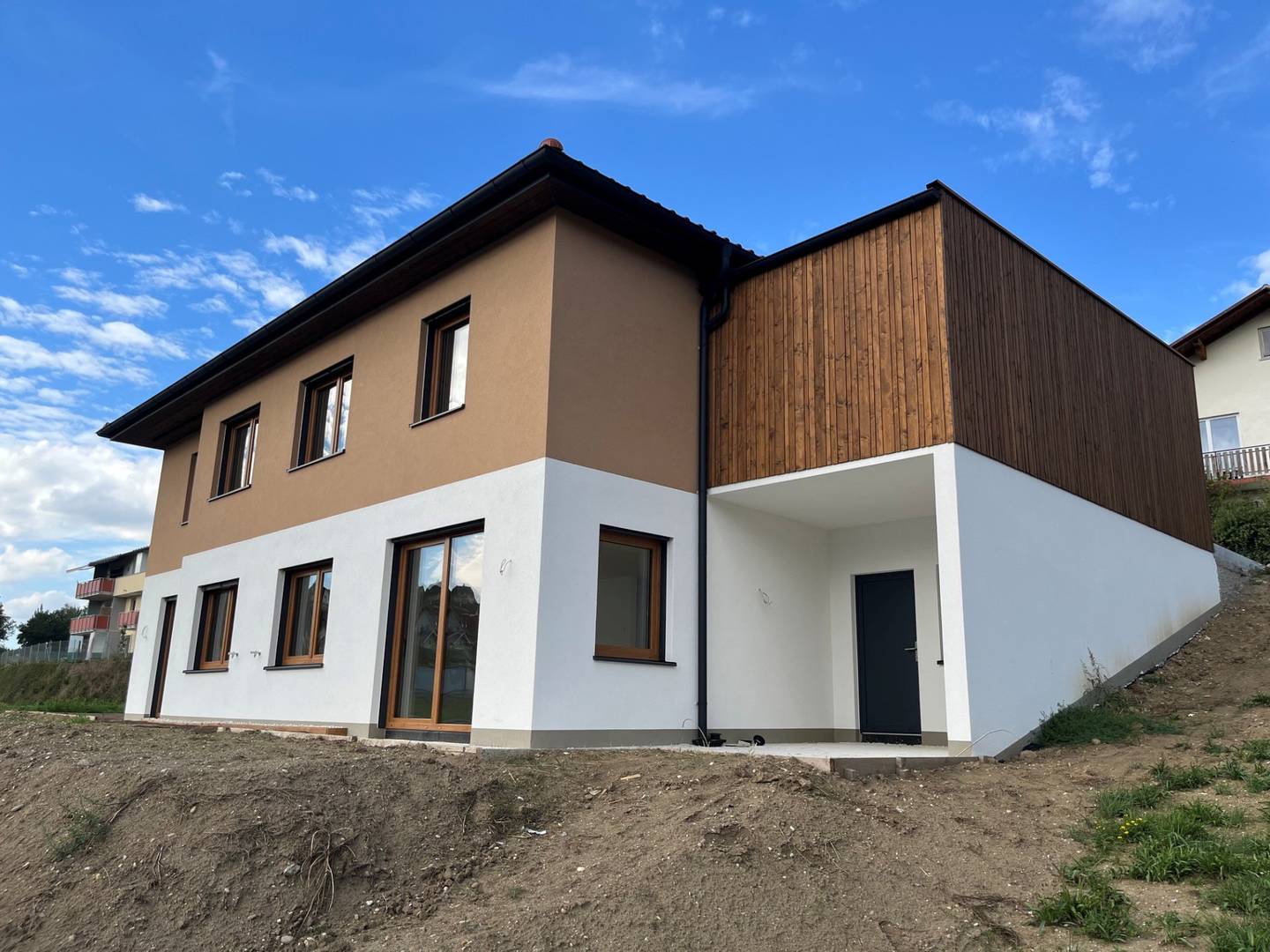 Massivholz belagsfertig mit Garten Familienwohnung