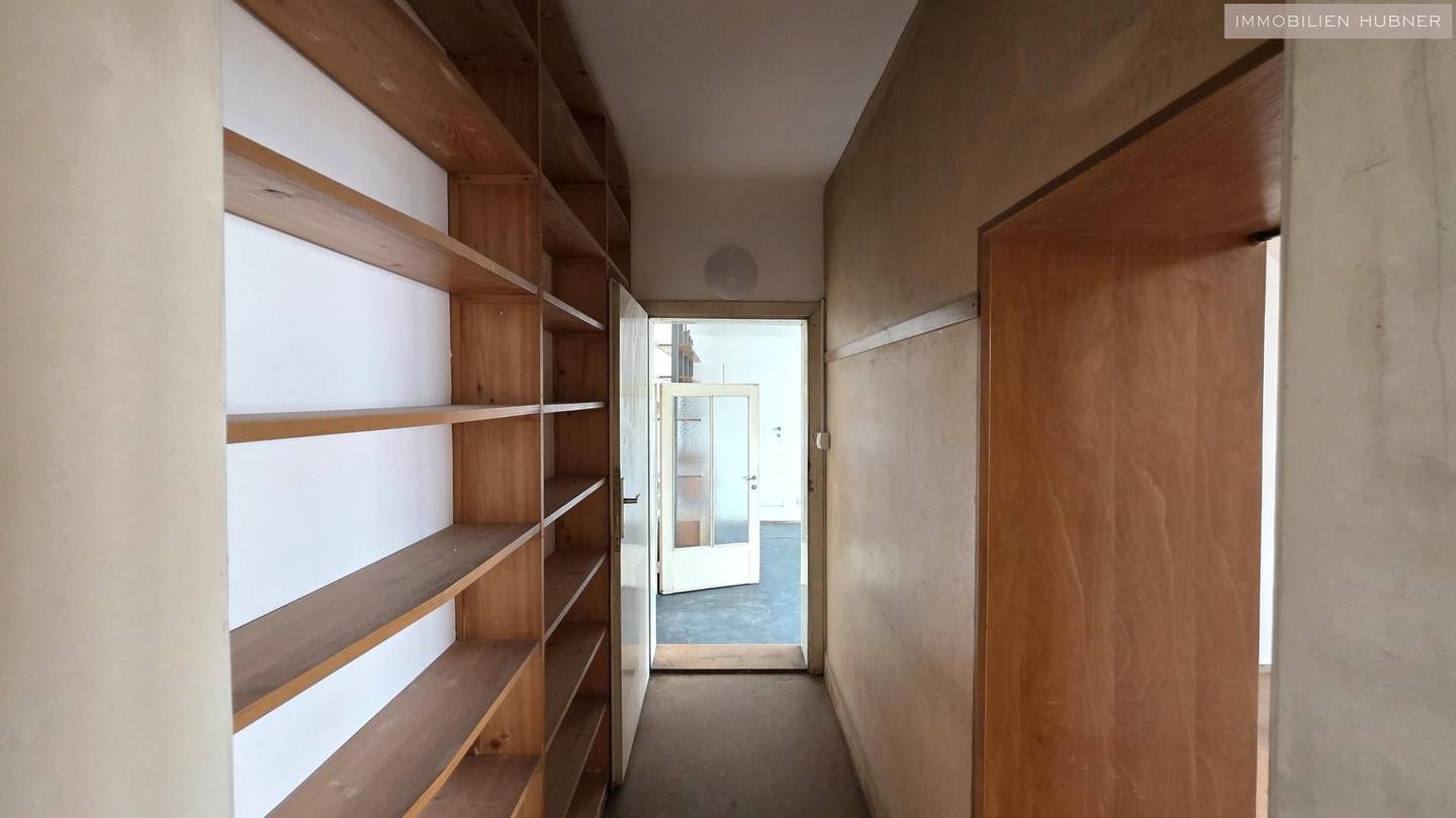Dachgeschosswohnung im Altbau nahe U3 und U4
