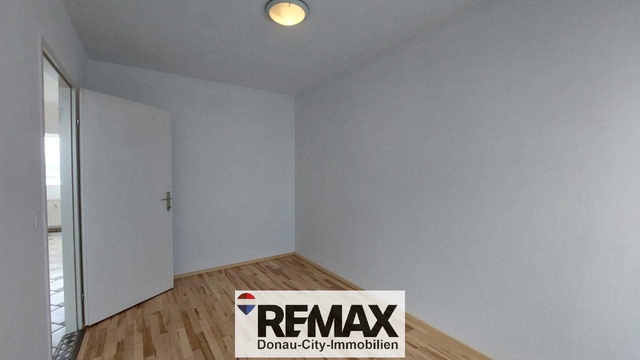 Bright top floor apartment with distant view Dachgeschosswohnung