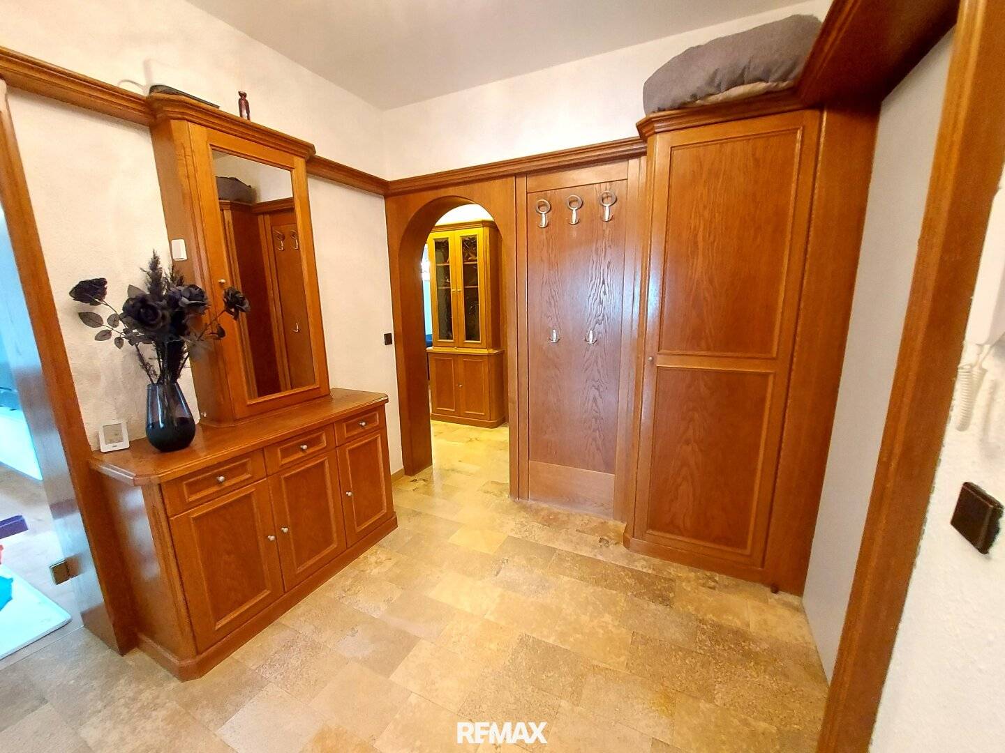 Helle 4-Zimmer Wohnung mit Loggia.