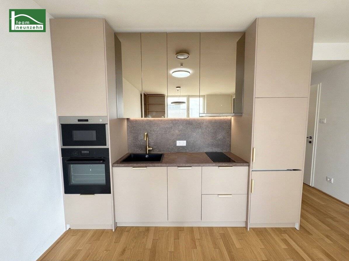 Exclusive 2-room apartment with loggia and pool in VIENNA TWENTY TWO