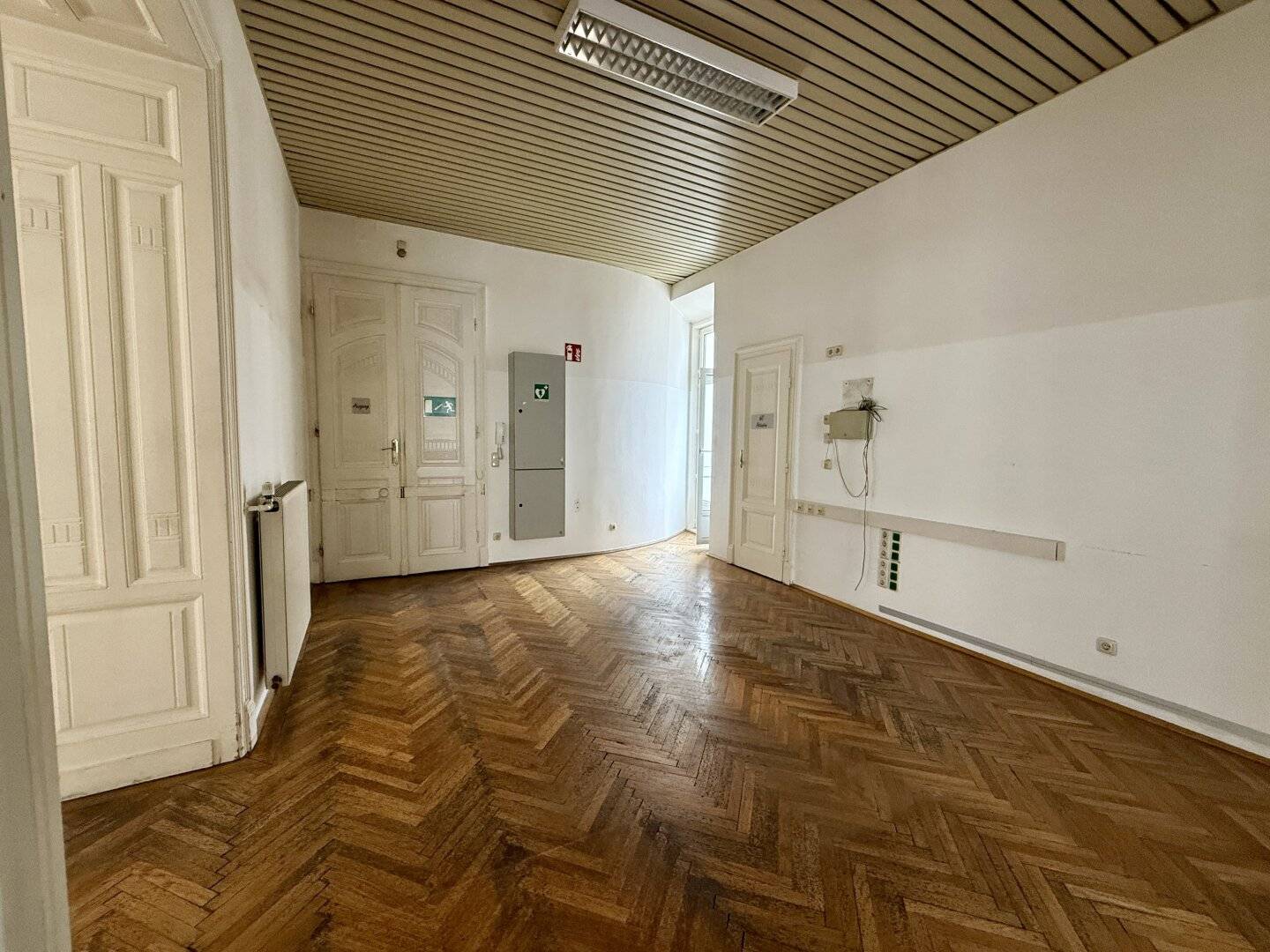 Großzügige Altbau-Büro-/Ordinationsfläche mit ca. 221 m² in bester Lage des 3. Bezirkson