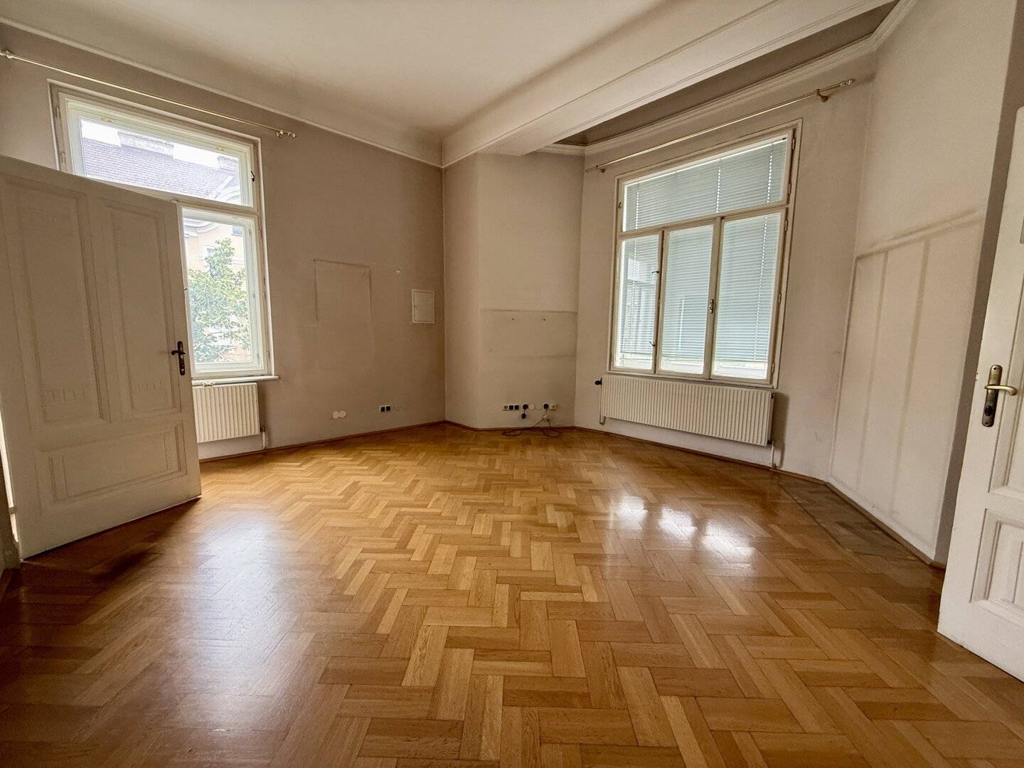 Großzügige Altbauwohnung mit ca. 221 m² – Sanierung startet in Kürze