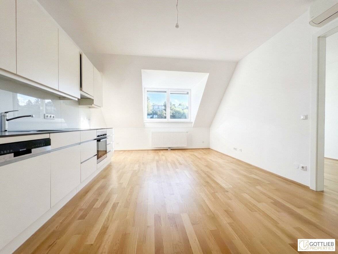 Prime location near Glanzing! Perfectly laid out 2-room balcony apartment in green quiet location with optional garage space