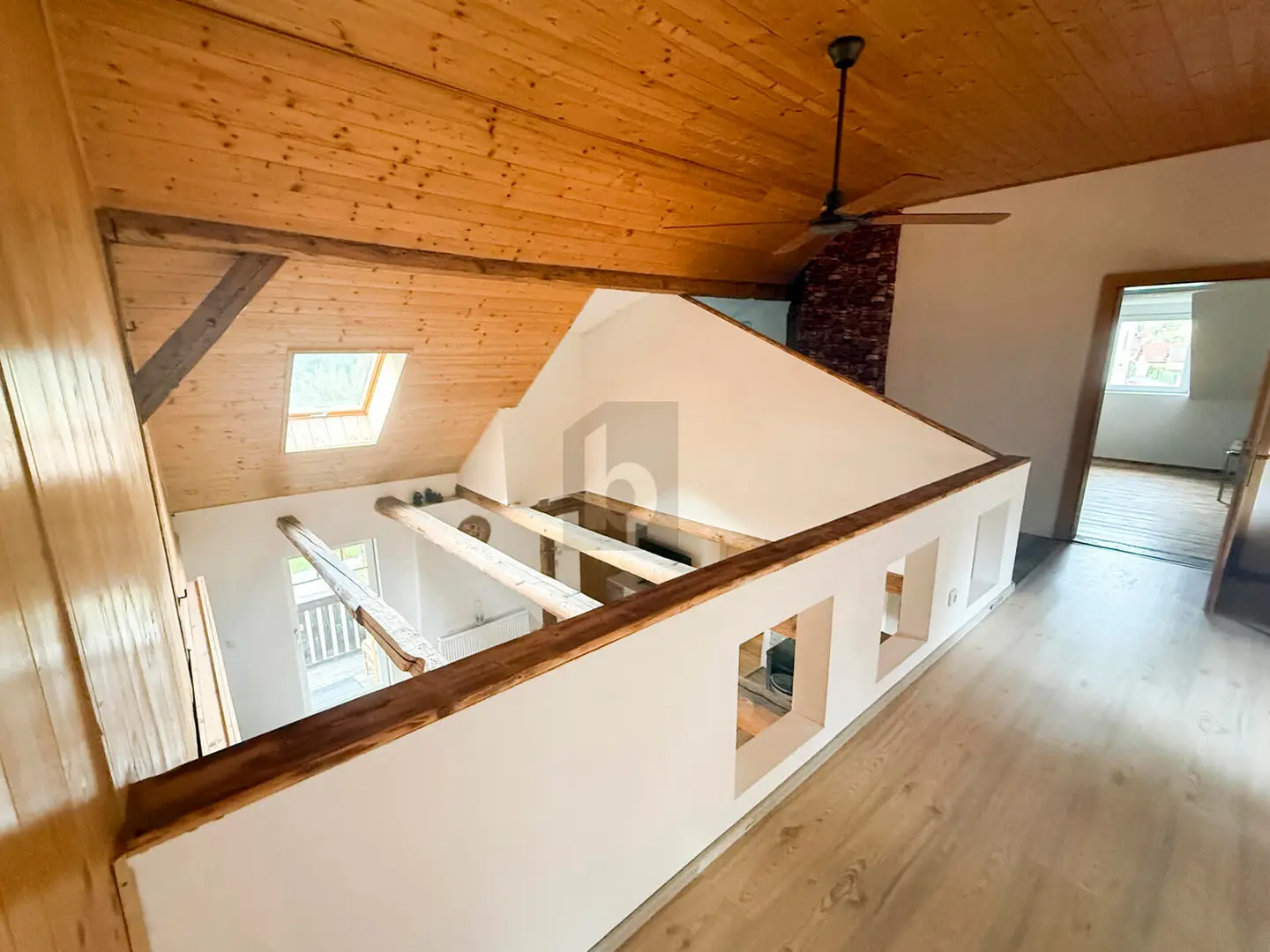 Ruhige Familienwohnung mit Garten und Carport