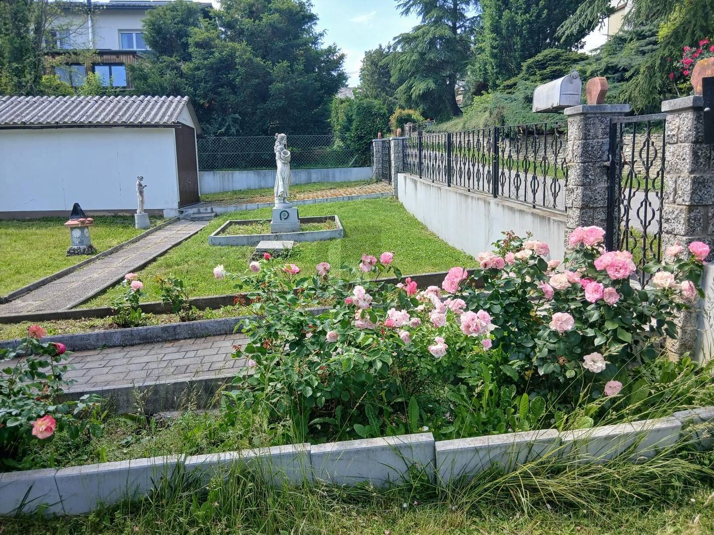 Ruhiges Zuhause mit großem Garten Familienwohnung