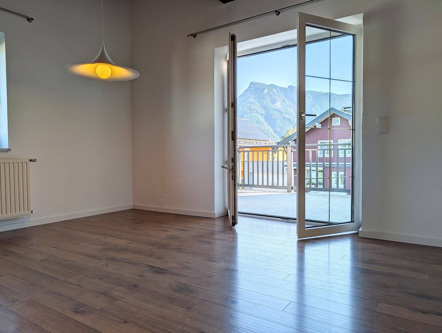 Bright spacious 3-room maisonette on the green city outskirts
