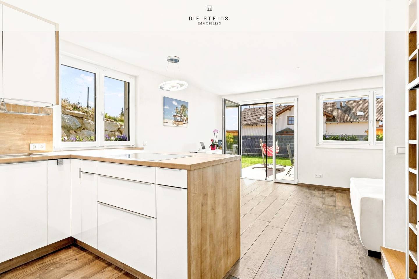 Family maisonette with large private garden and distant view