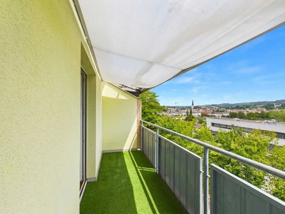 Spacious 4-room apartment with sensational view for sale