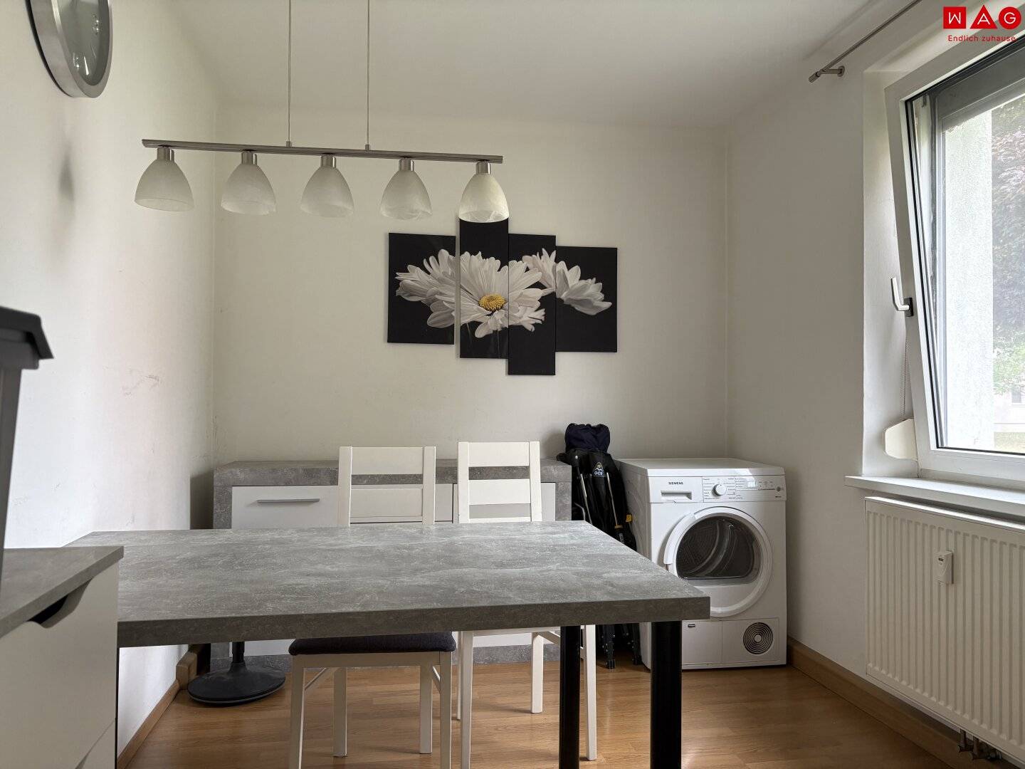 Special residential quality in a wonderful green location: charming 2-room ground floor apartment with high-quality bathroom, practical layout and great value for money available from December