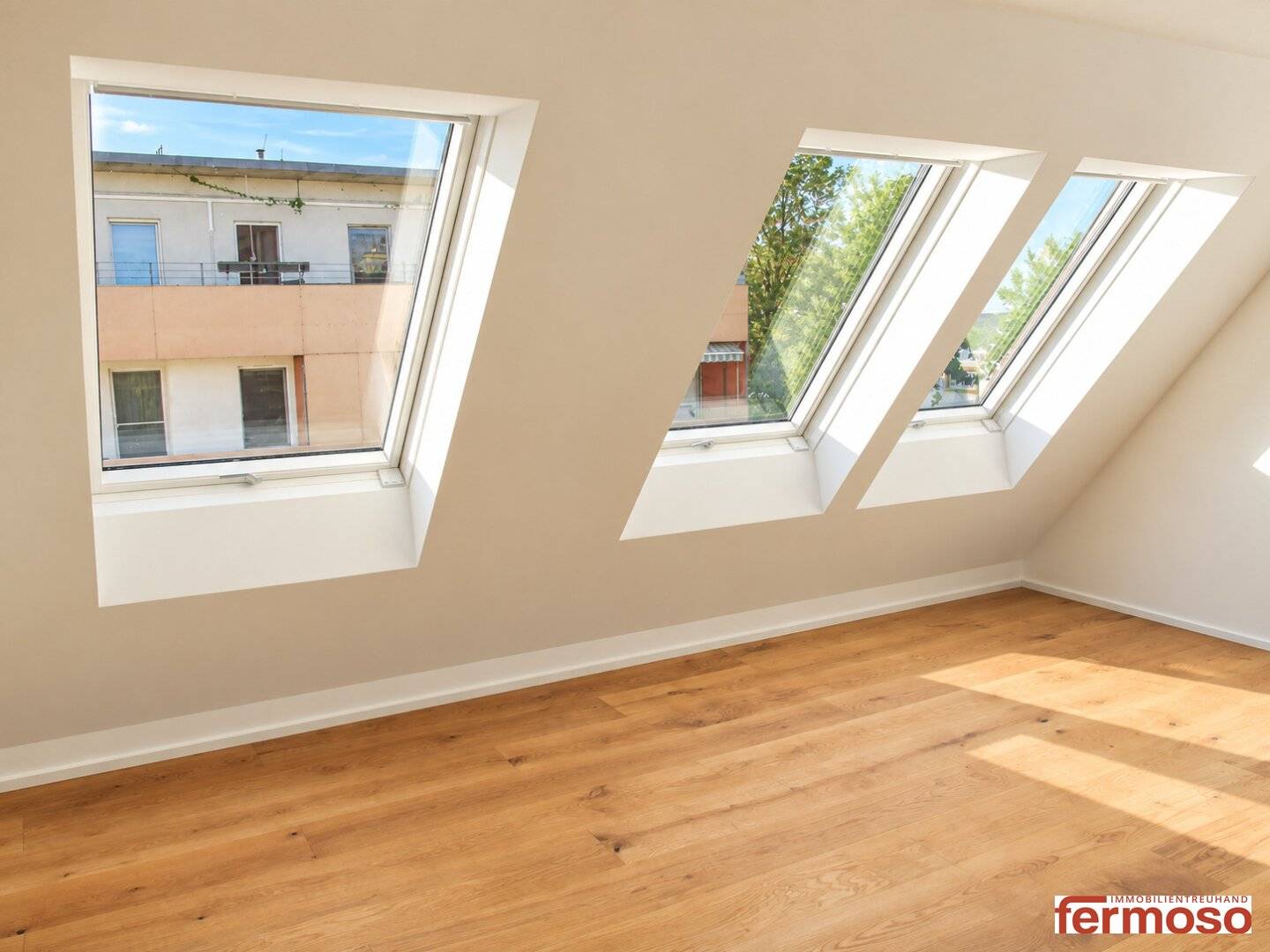 Modern 3-room Attic Apartment with Panoramic Terrace, Air Conditioning and Underground Garage in Leopoldsdorf